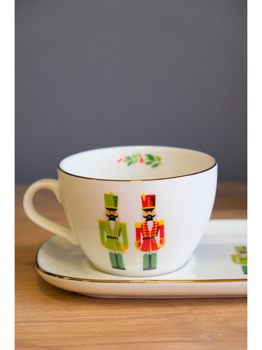 Ekru Porselen Altın Yaldızlı Kurşun Asker Kahve Sunum Seti 2 Parça-2