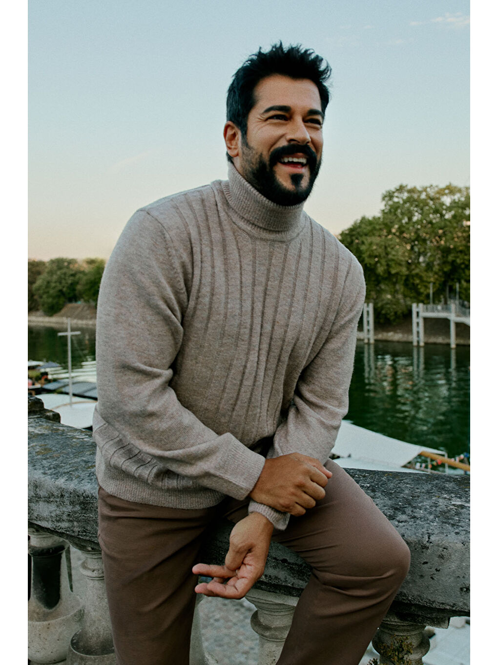 Erkek Bej Melanj Standart Fit Normal Kesim Tam Balıkçı Yaka Jakarlı Triko Kazak