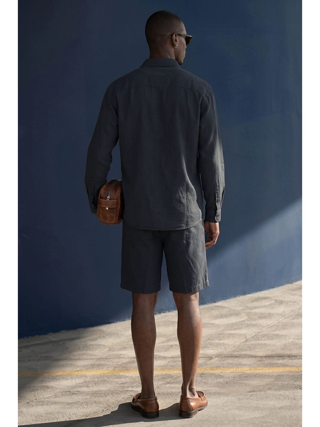 Erkek Baggy Kesim Modal Karışımlı Şort Siyah-3