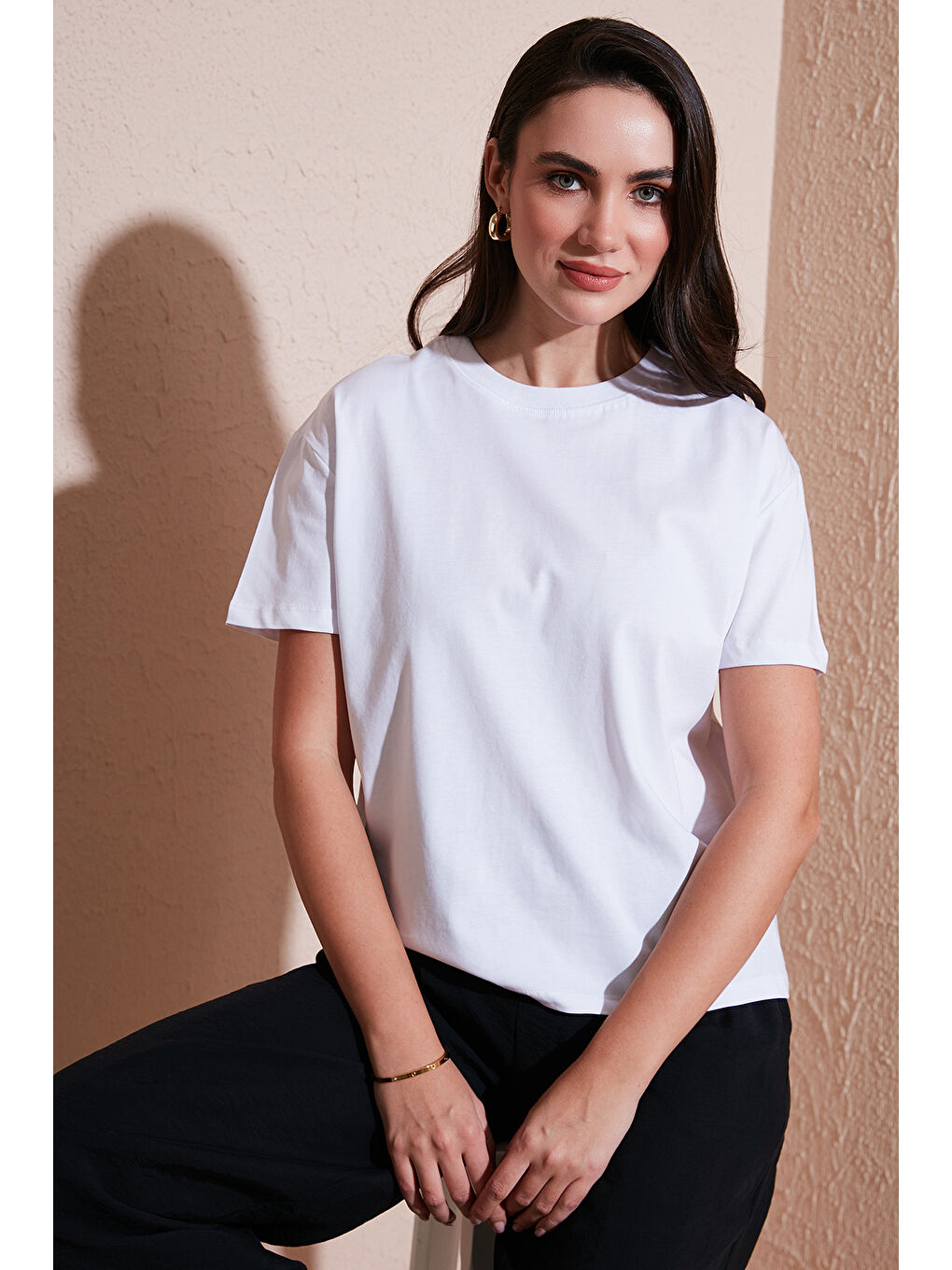 Ekru Pamuklu Oversize Fit Bisiklet Yaka Kadın T Shirt 5866097-1