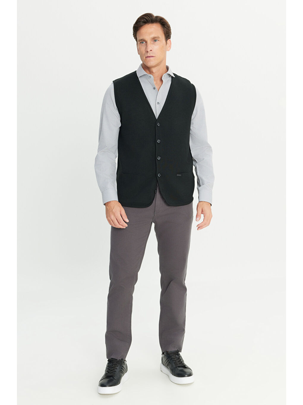 Erkek Siyah Sıcak Tutan Yün Standart Fit Normal Kesim V Yaka Cepli Triko Yelek-1