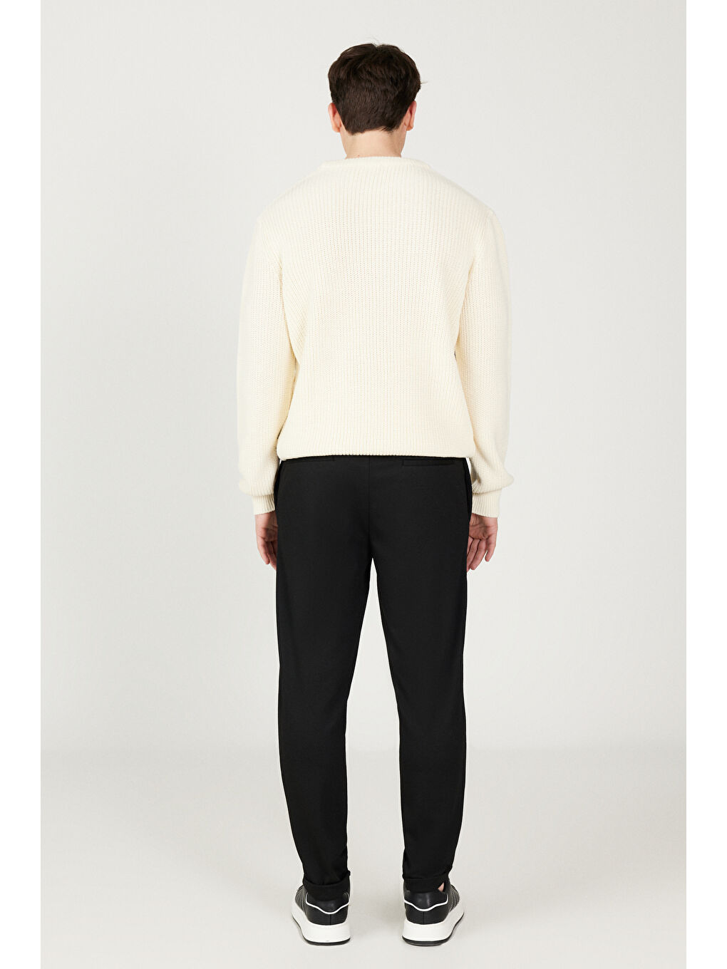 Erkek Siyah Standart Fit Normal Kesim Cepli Beli Bağlamalı Rahat Örme Pantolon-5