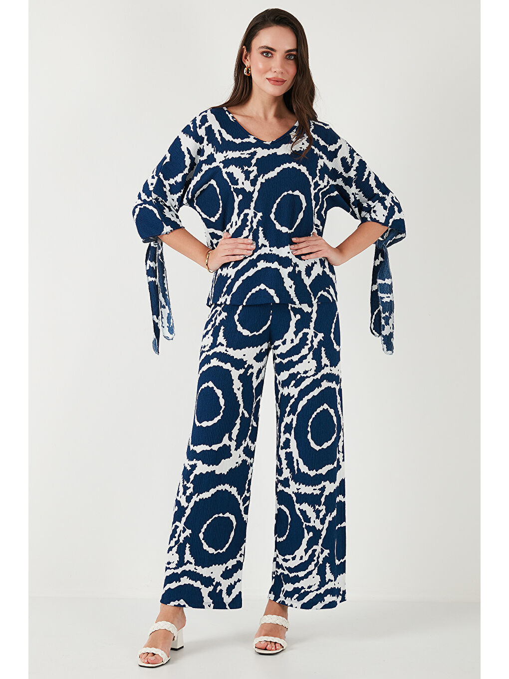 Lacivert Desenli Regular Fit Truvakar Kol V Yaka Alt-Üst Kadın Takım 5865357-4