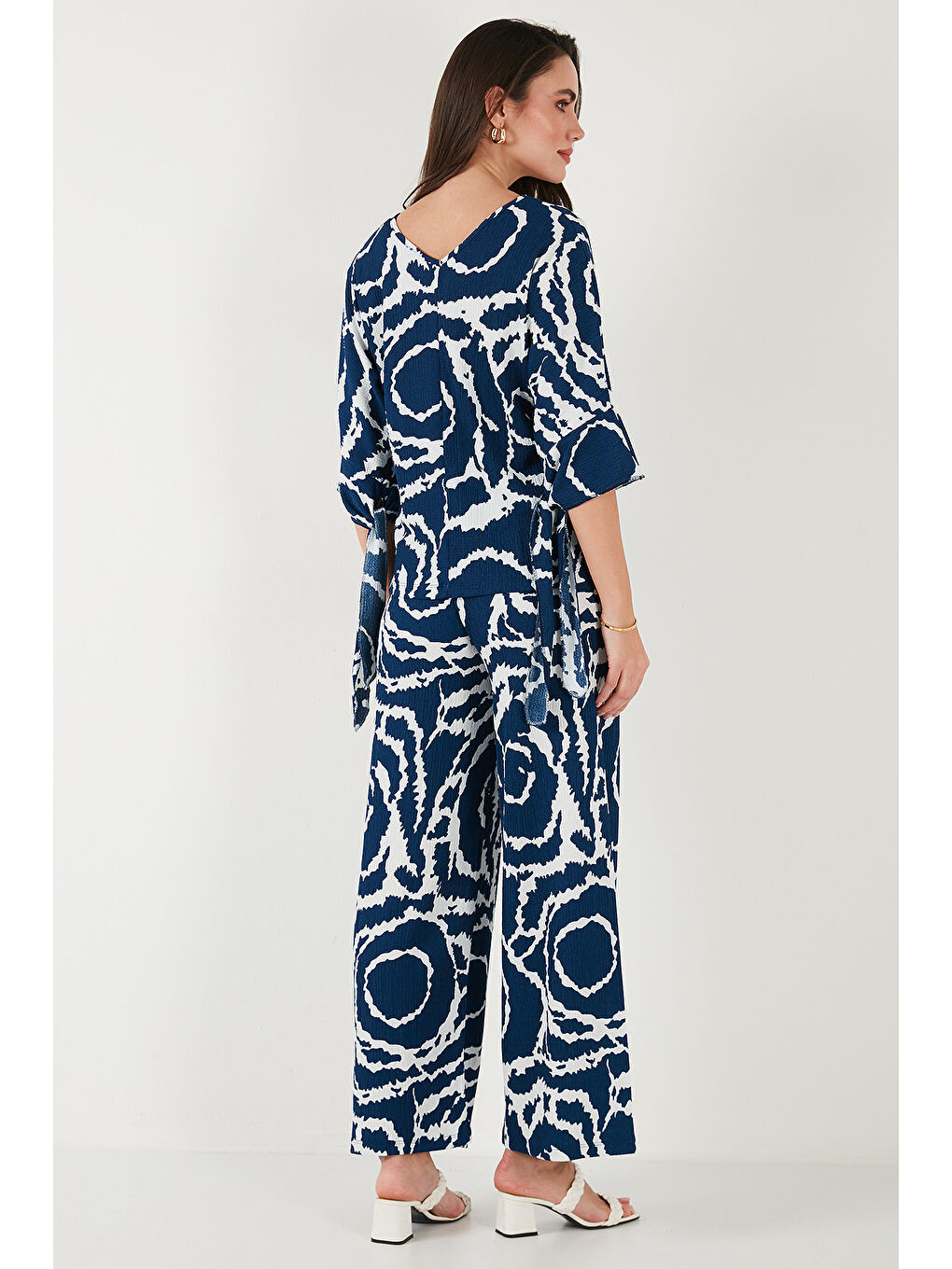 Lacivert Desenli Regular Fit Truvakar Kol V Yaka Alt-Üst Kadın Takım 5865357-6