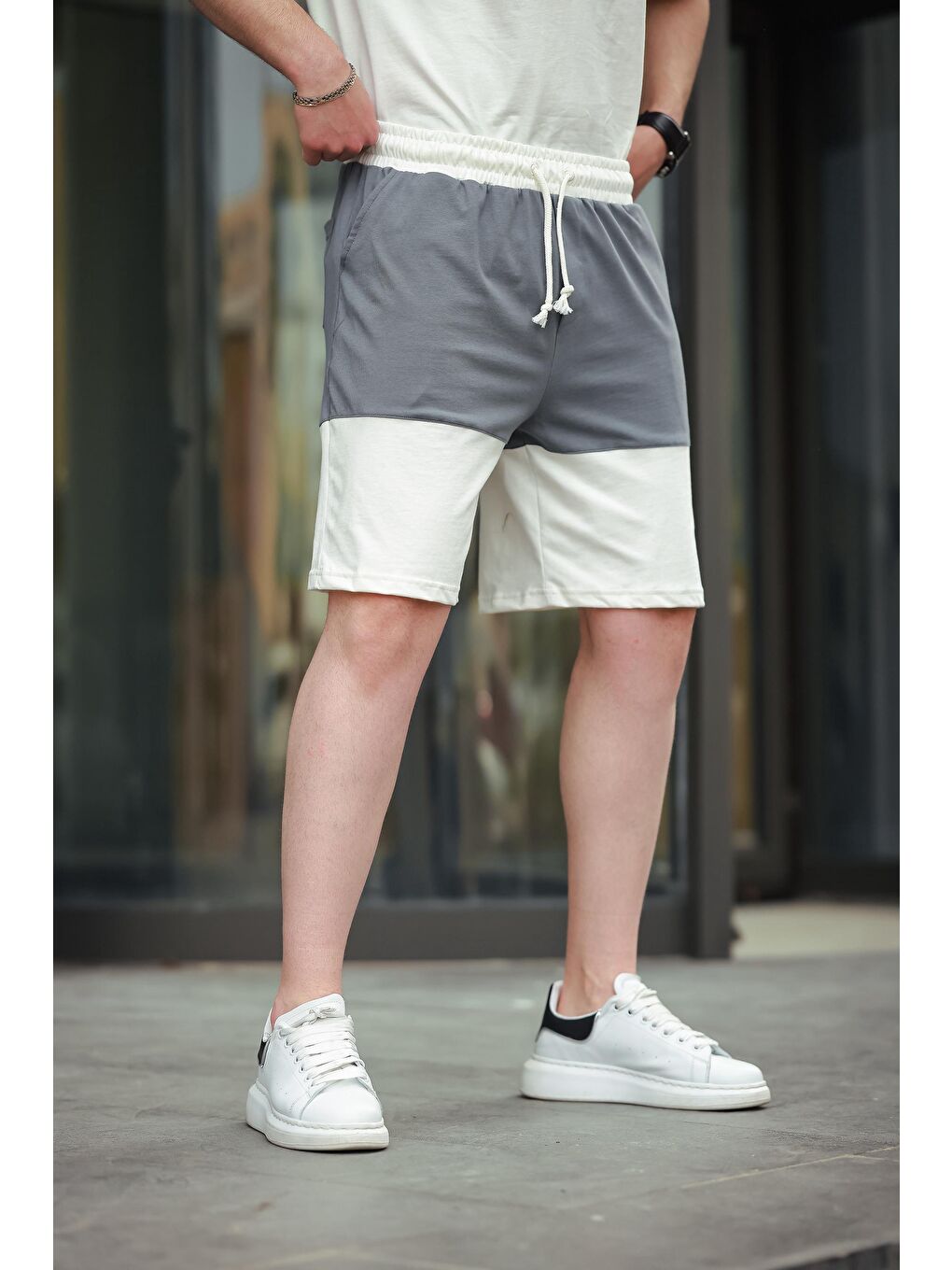 Gri Füme Renk Bloklu Erkek Şort E6568