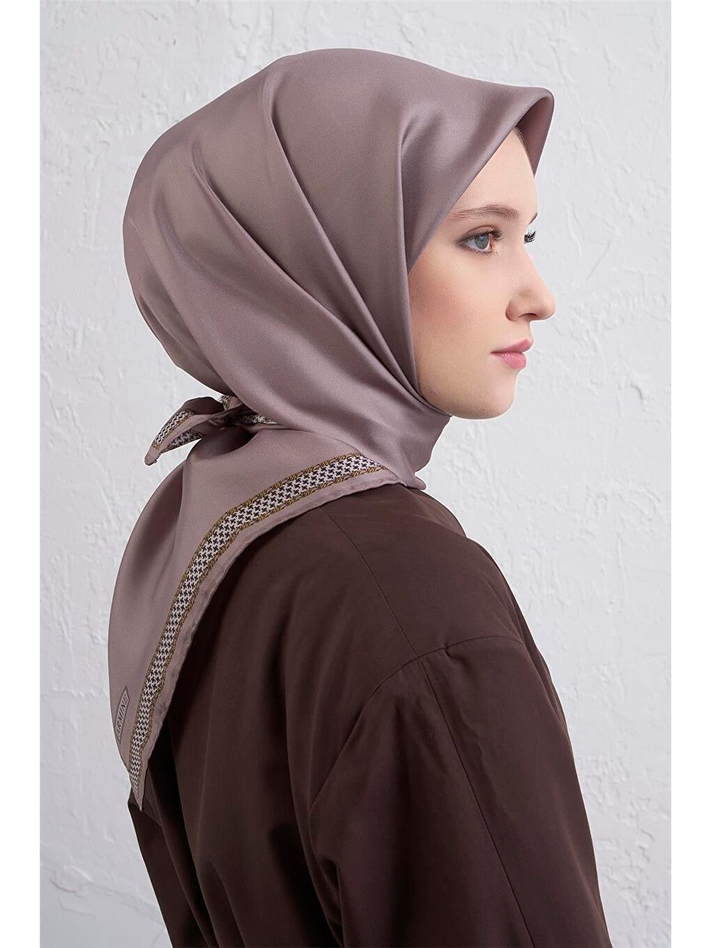 Bej Saf İpek Sura Eşarp 9444D 35-3