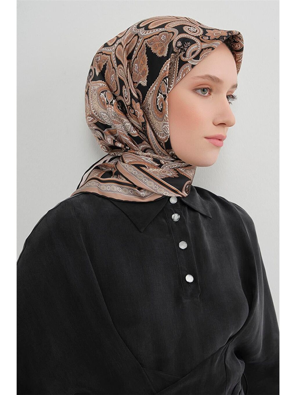 Bej Saf İpek Sura Eşarp 9421D 02-2