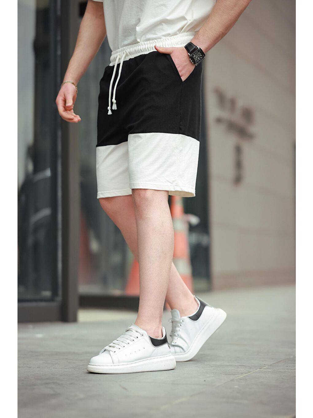 Siyah Renk Bloklu Erkek Şort E6568