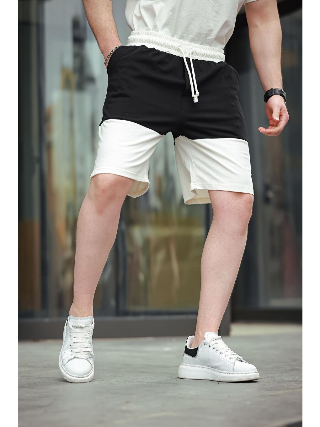 Siyah Renk Bloklu Erkek Şort E6568-2