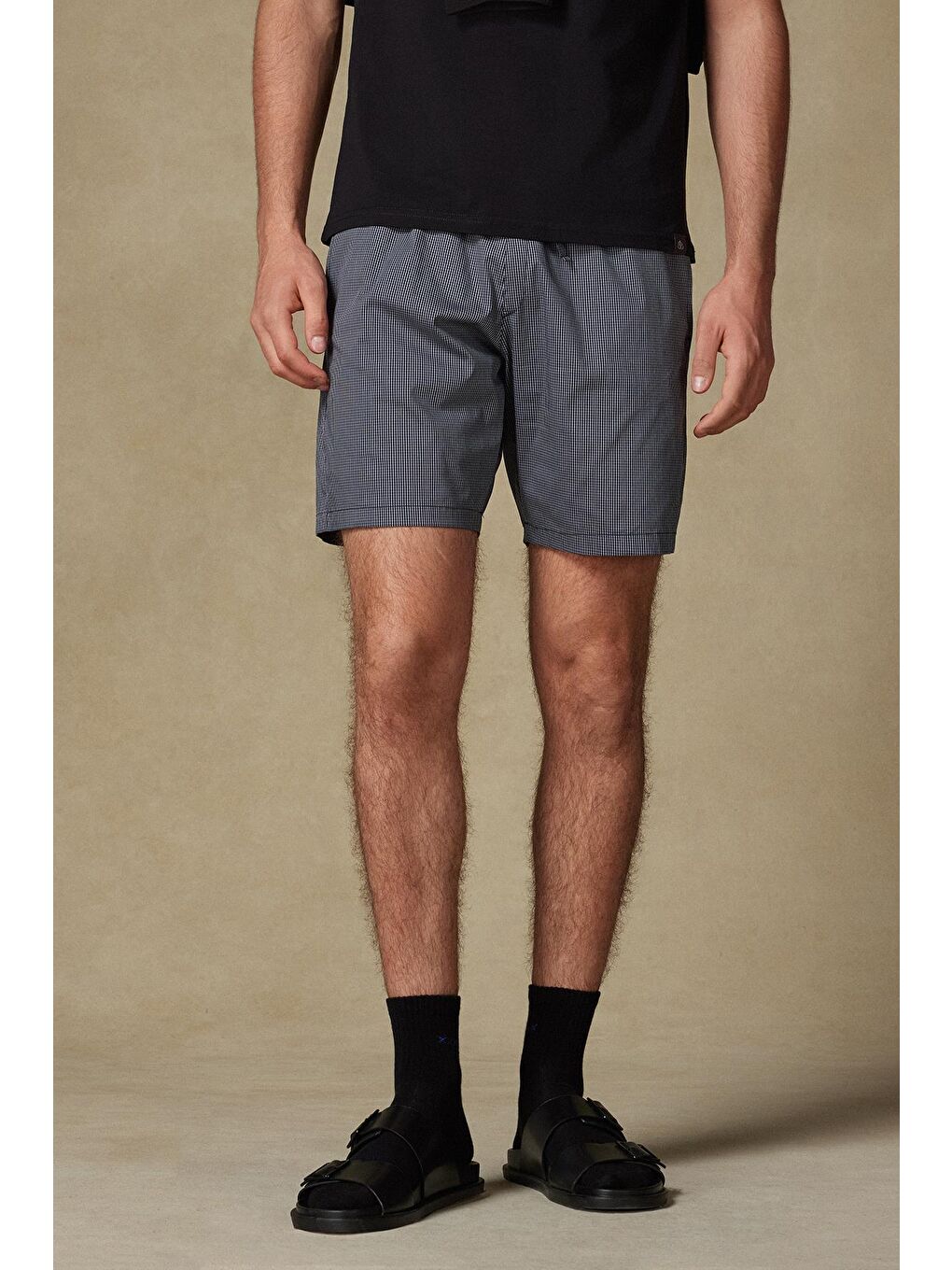 Sky Poplin Stretch Pamuk Karışımlı Comfort Fit Siyah Erkek Kareli Şort-1