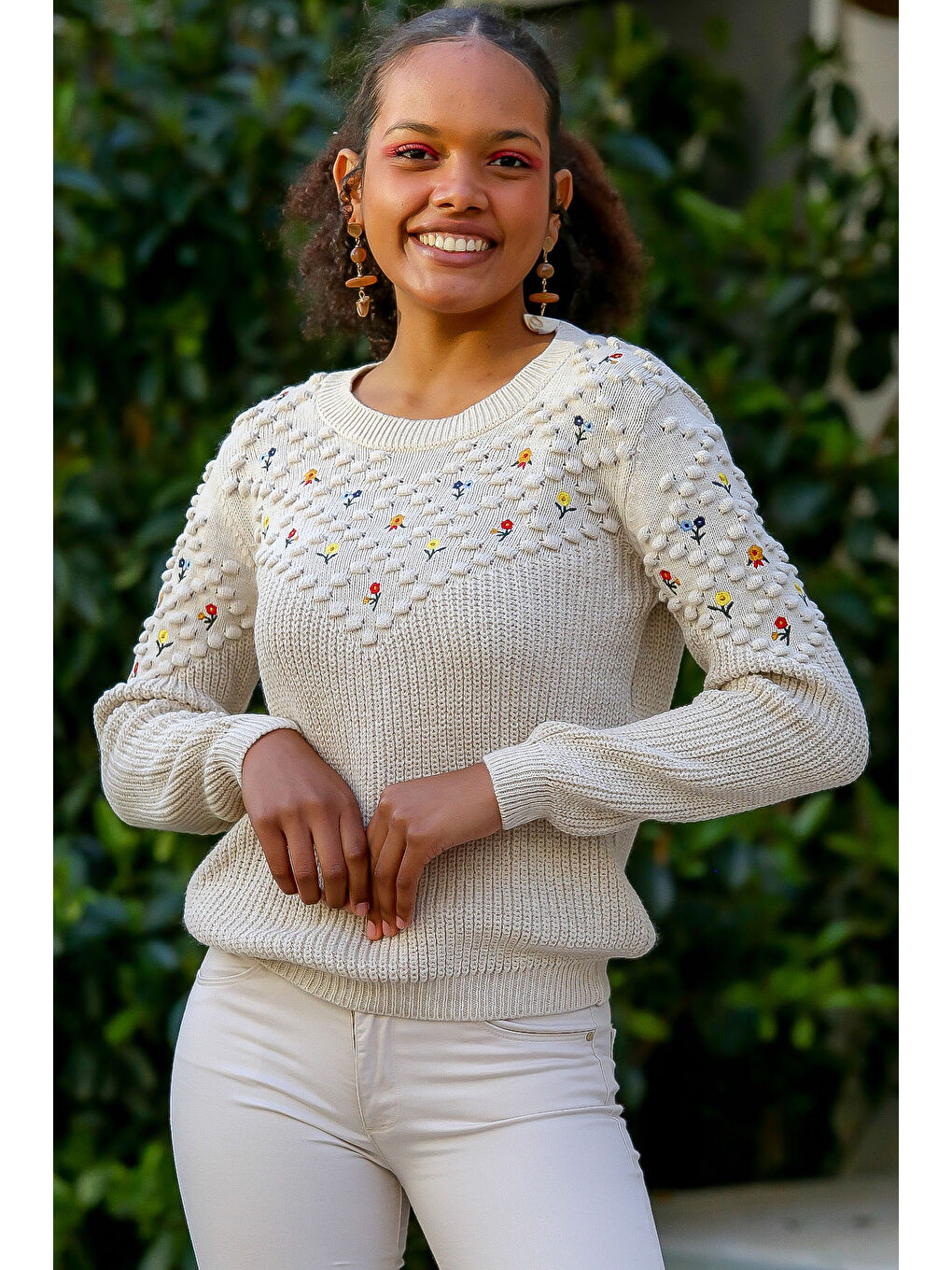 Ekru Kadın Krem Bisiklet Yaka Kendinden Düğüm Örgü Çiçek Nakışlı Triko Kazak M10010800KZ98996