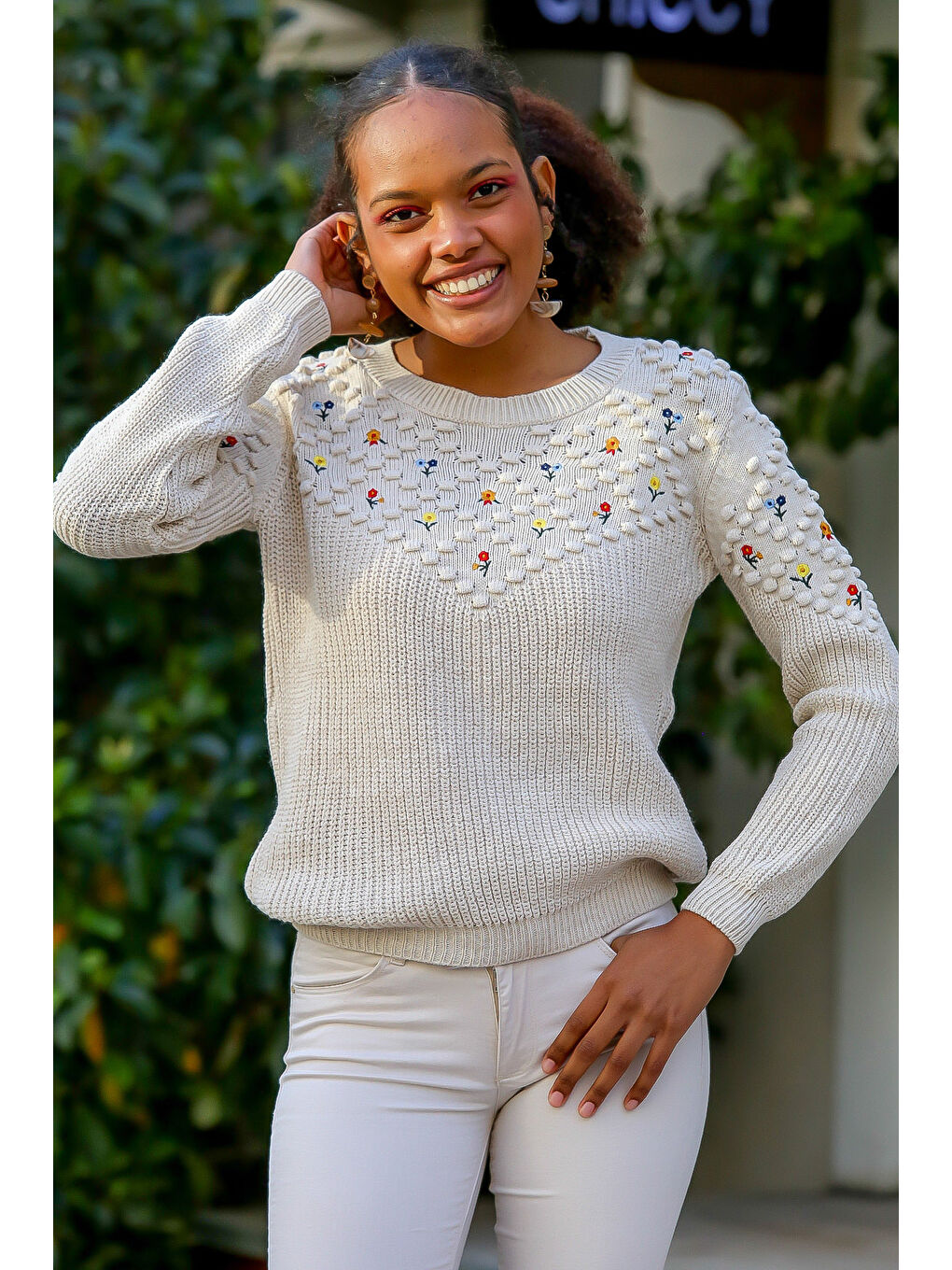 Ekru Kadın Krem Bisiklet Yaka Kendinden Düğüm Örgü Çiçek Nakışlı Triko Kazak M10010800KZ98996-1