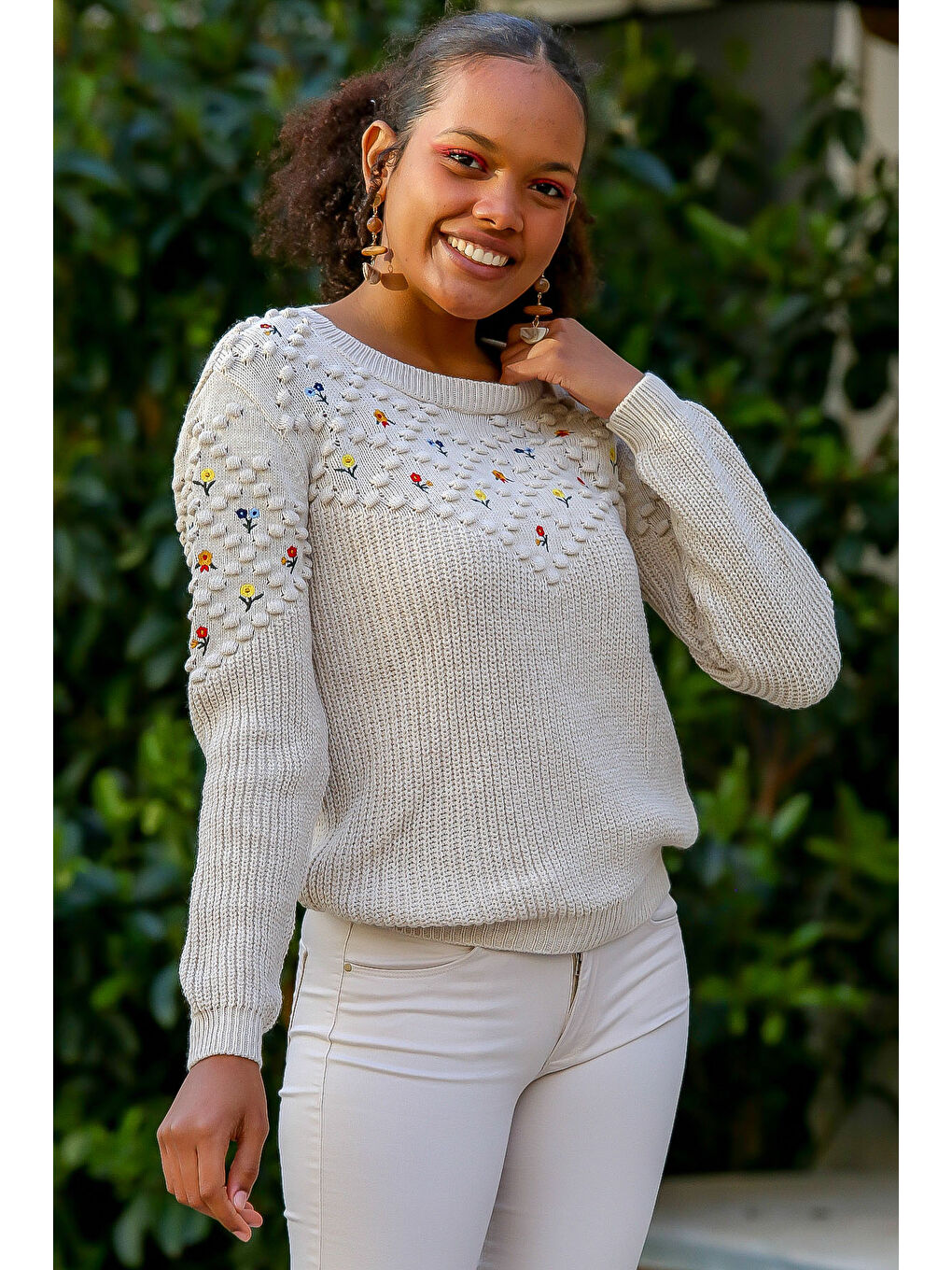 Ekru Kadın Krem Bisiklet Yaka Kendinden Düğüm Örgü Çiçek Nakışlı Triko Kazak M10010800KZ98996-3