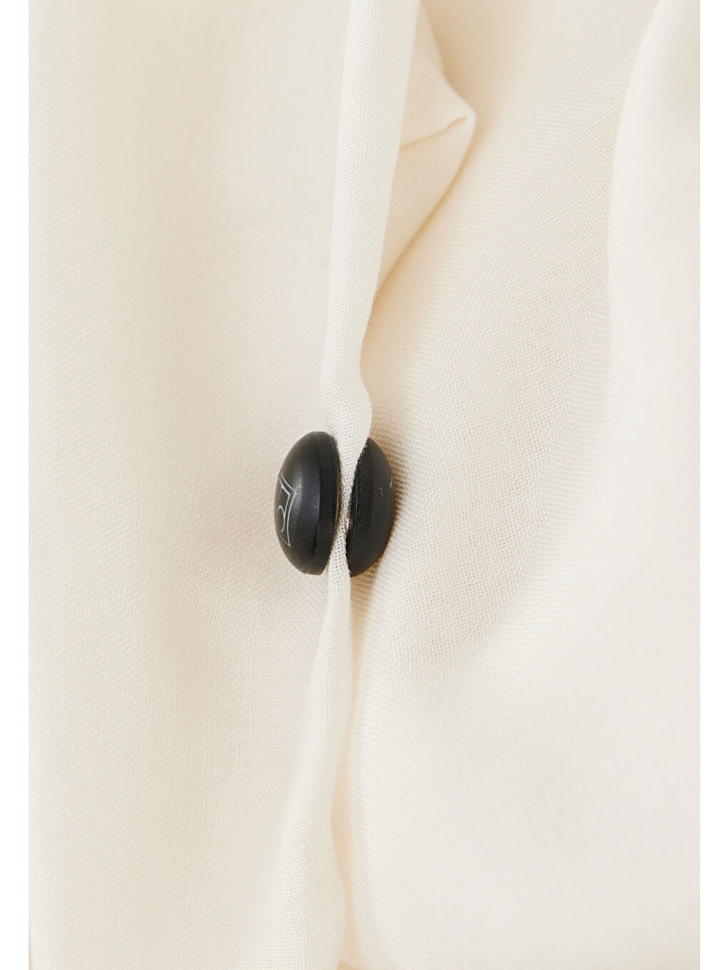 Logolu Mıknatıslı İğne Siyah-1