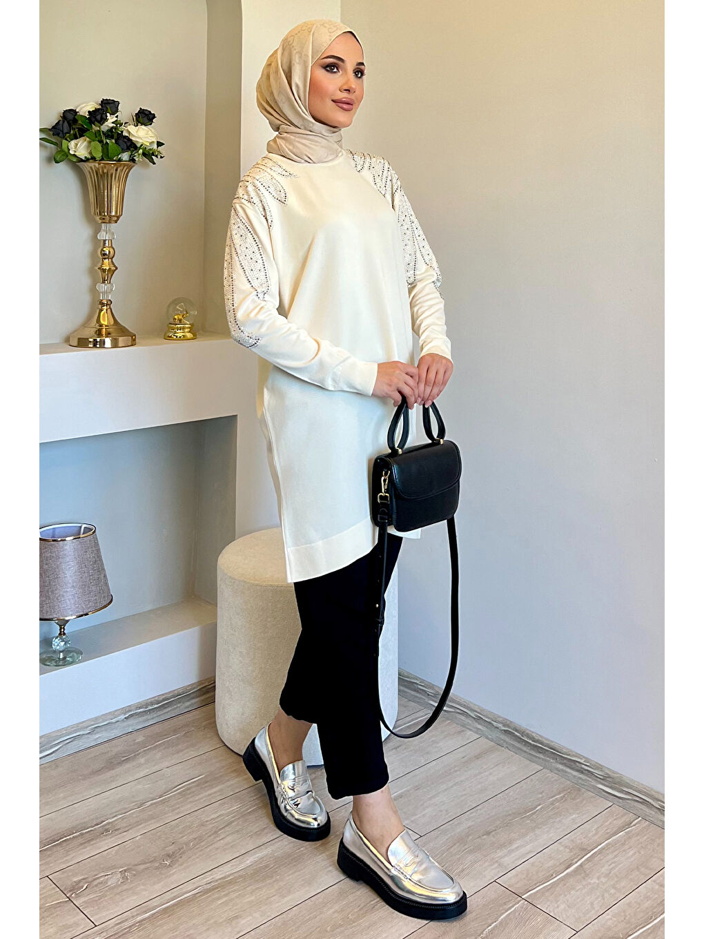 Ekru Omuz Taşlı Tesettür Triko Tunik-1