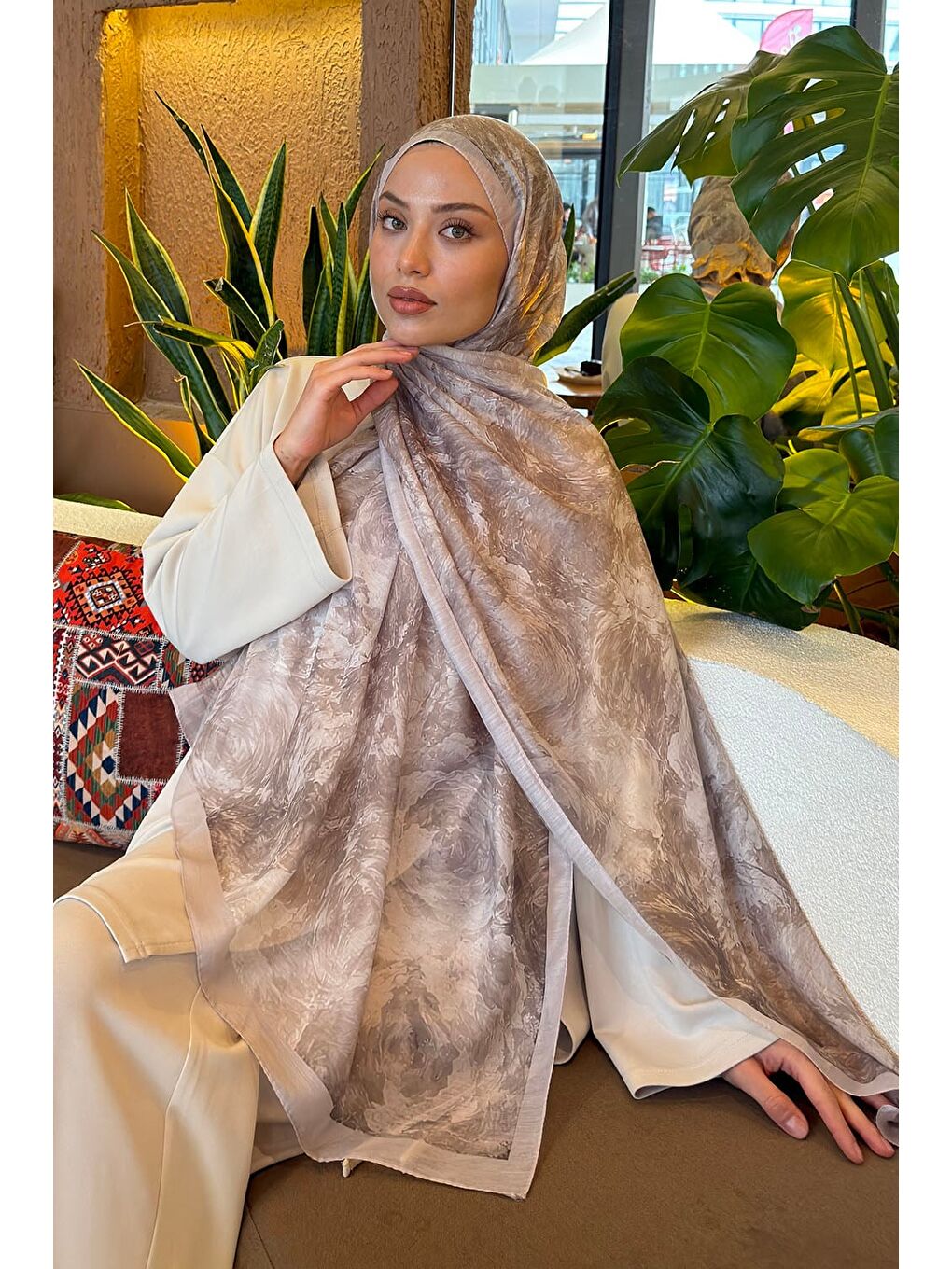 Bej Gül Çiçek Desen Ferah Şal Taş-1