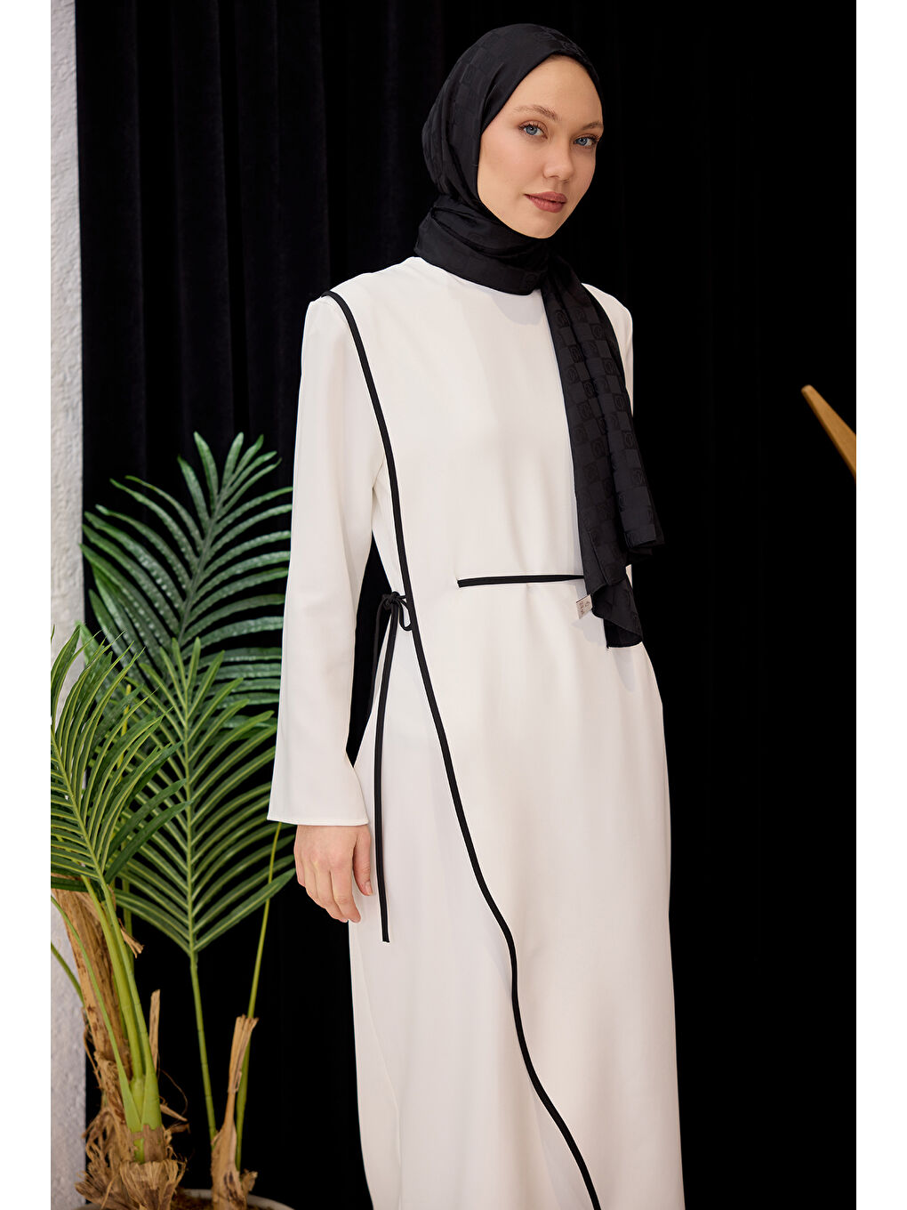 Kadın Biyeli Kendinden Bağlı Scuba Elbise  Beyaz-3