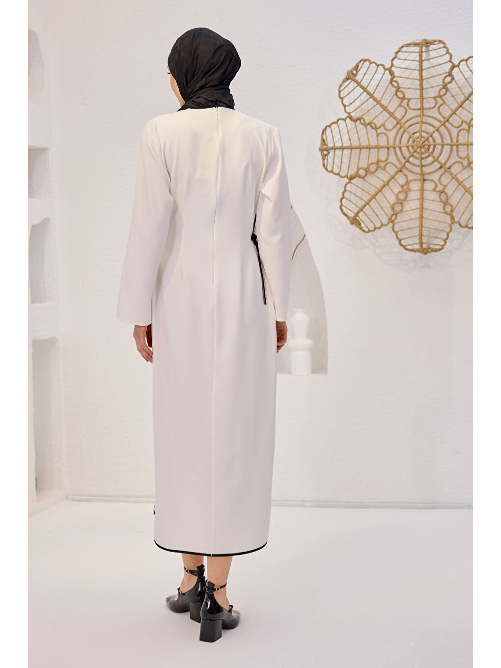 Kadın Biyeli Kendinden Bağlı Scuba Elbise  Beyaz-4