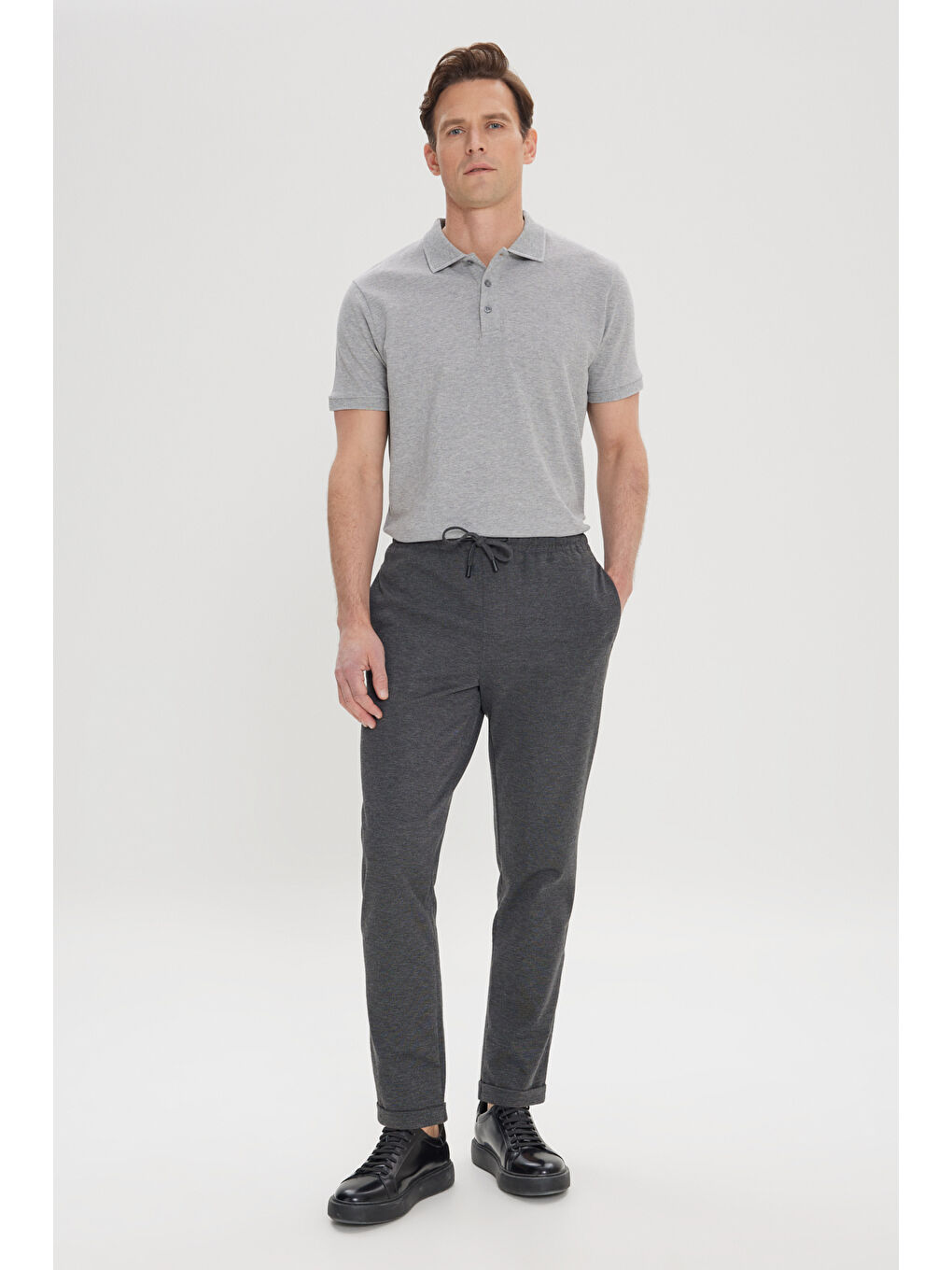 Erkek Gri Standart Fit Normal Kesim Cepli Beli Bağlamalı Rahat Örme Pantolon-2