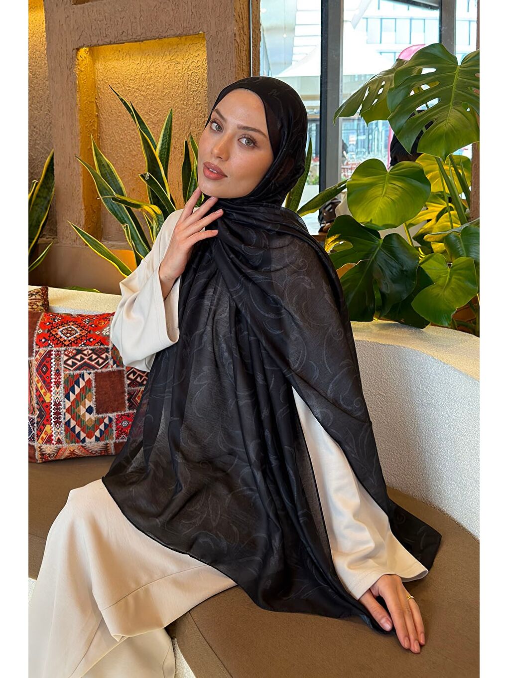 Etnik Desen Ferah Şal Siyah-1