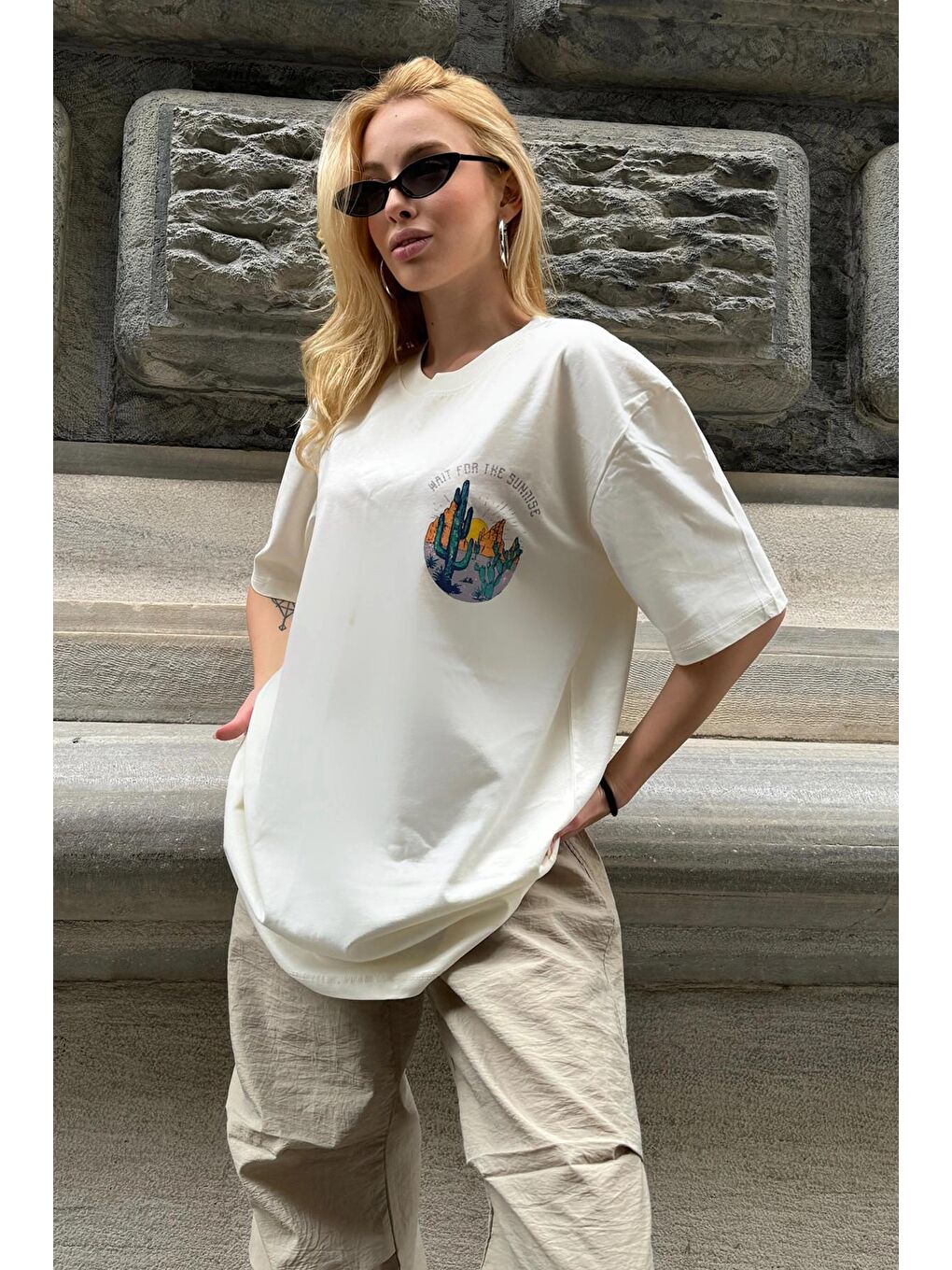 Bej Bisiklet Yaka Baskılı Oversize Unisex T-Shirt-2