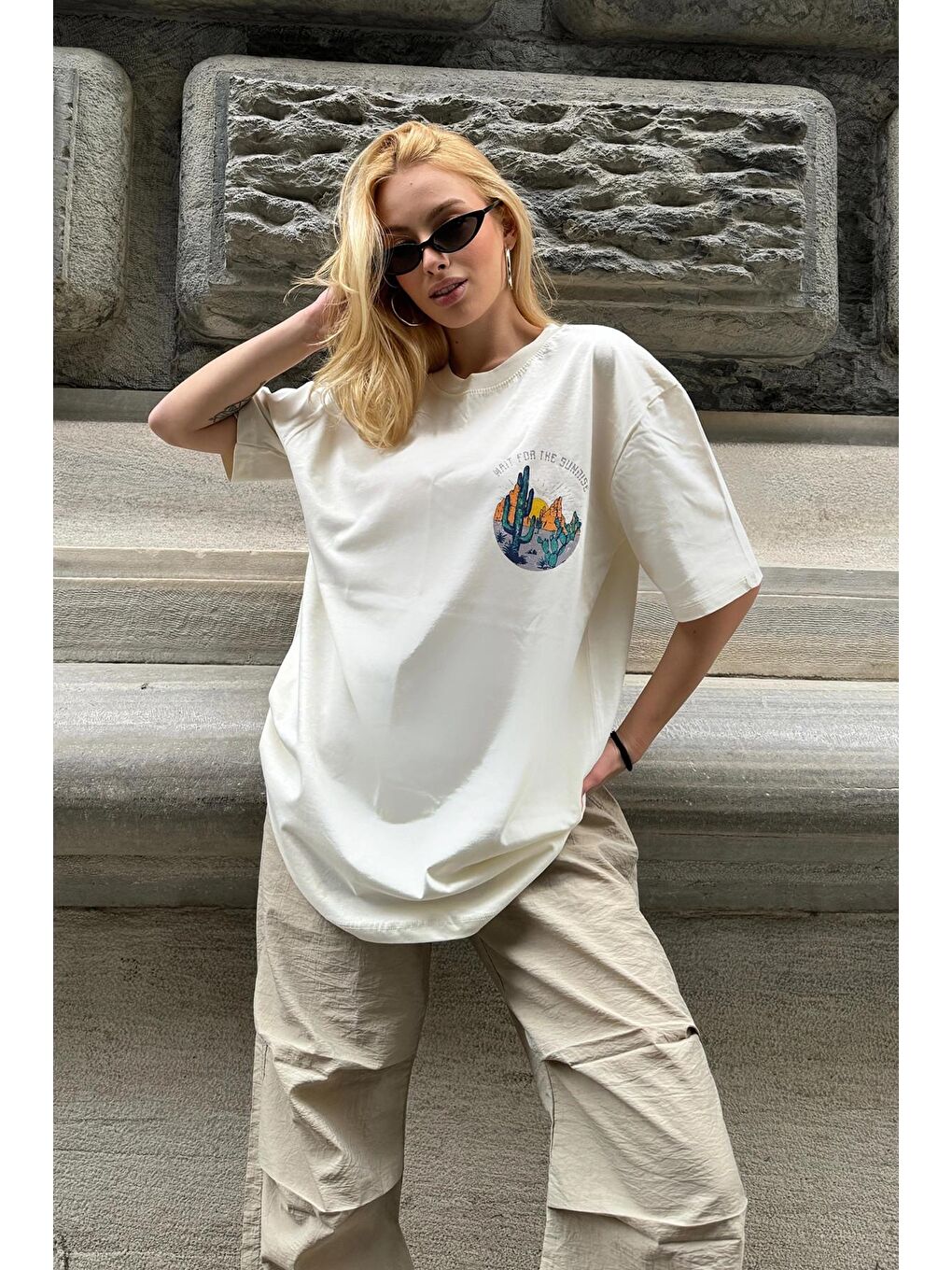 Bej Bisiklet Yaka Baskılı Oversize Unisex T-Shirt-3