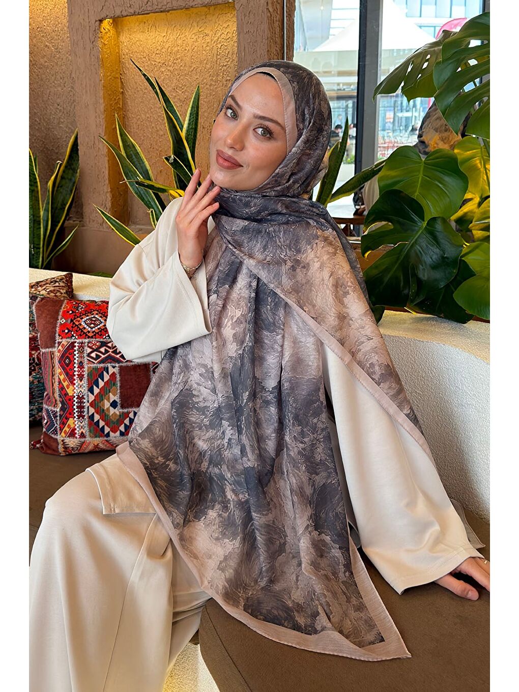 Gül Çiçek Desen Ferah Şal Bej-1