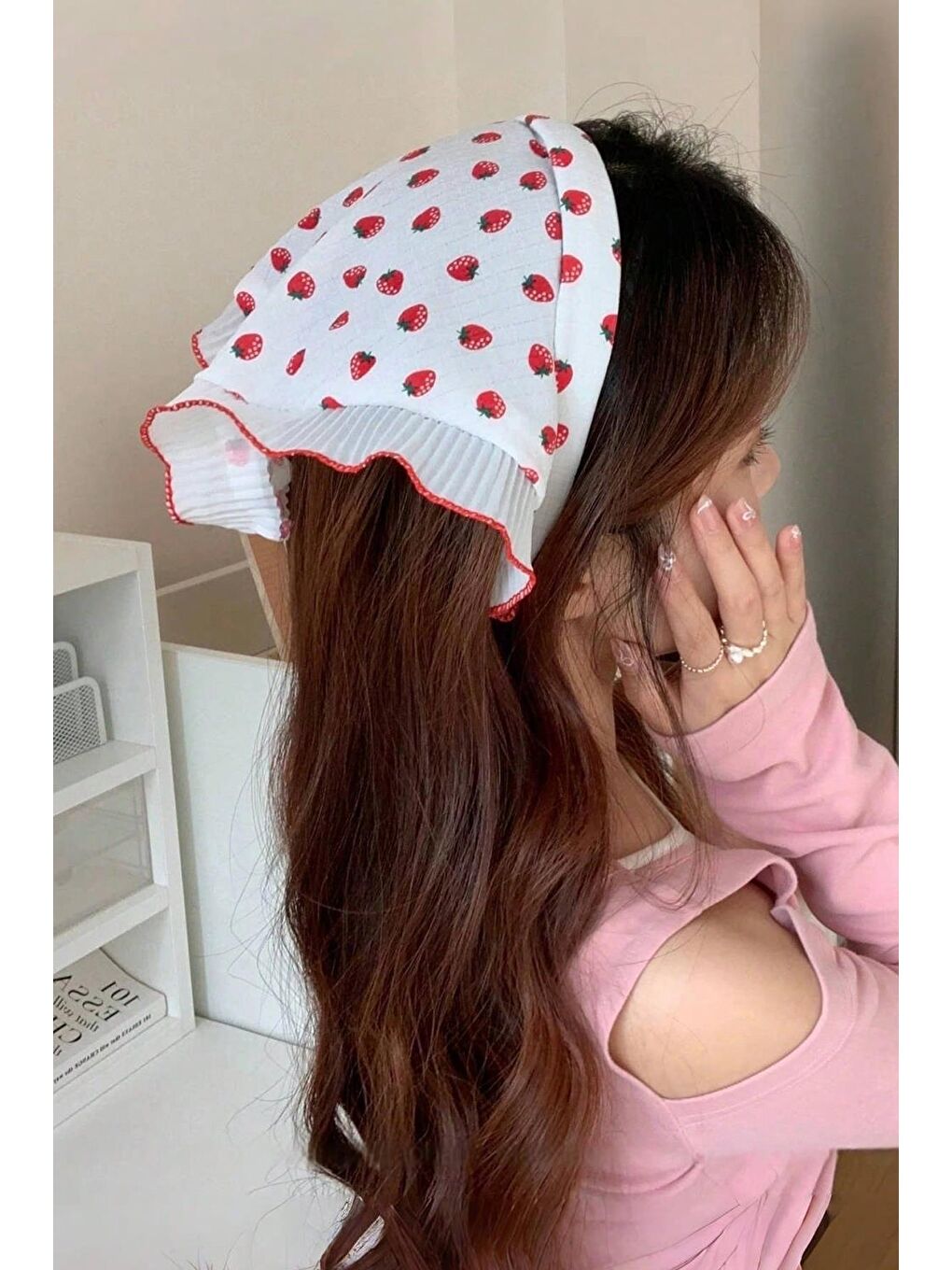 Beyaz French Style Taçlı Üçgen Bandana-1