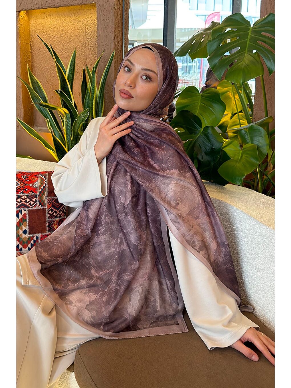 Kahverengi Gül Çiçek Desen Ferah Şal Toprak-1