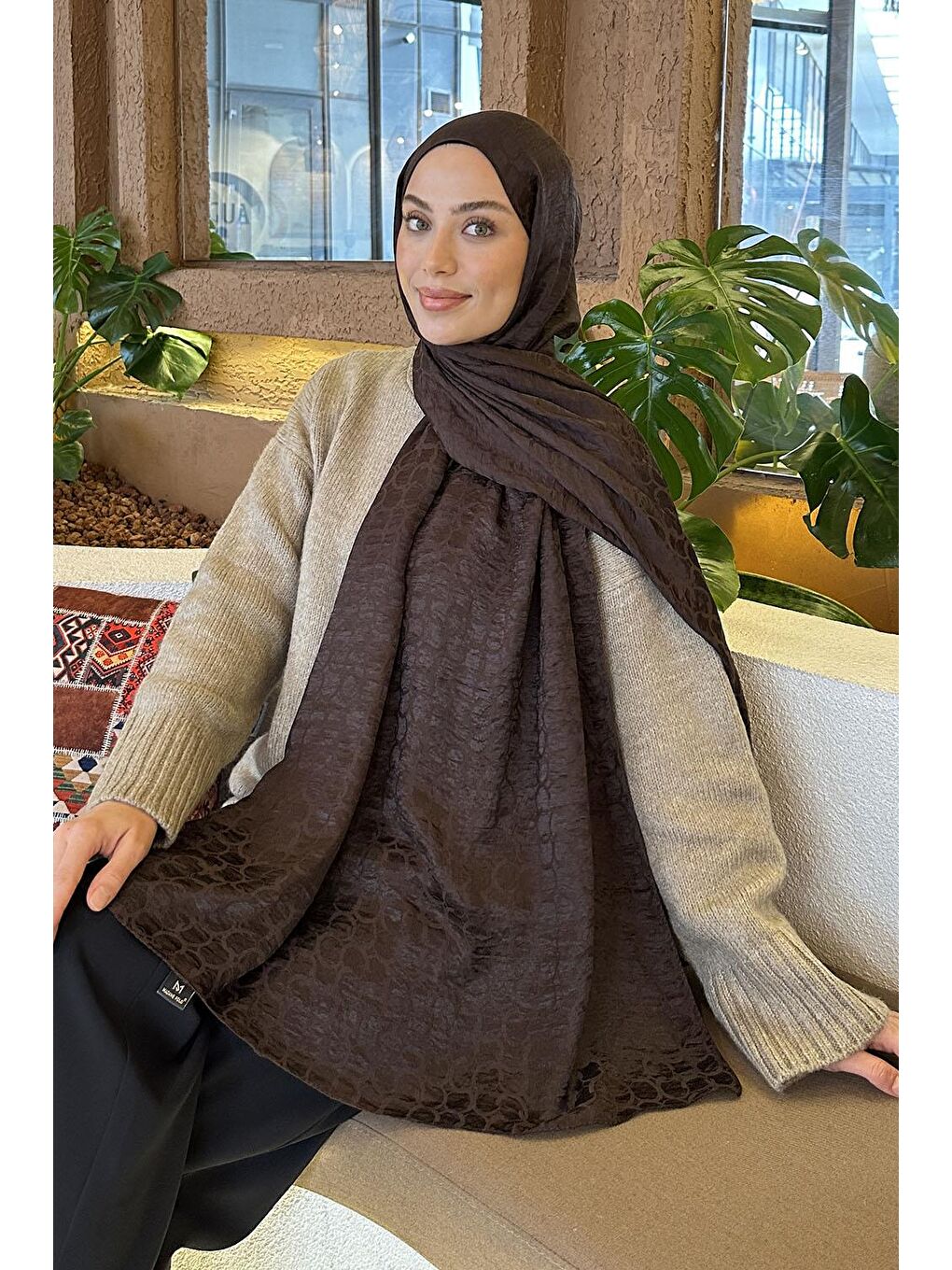 Bloom Desen Ayrobin Floş Jakar Şal Acı Kahverengi-1