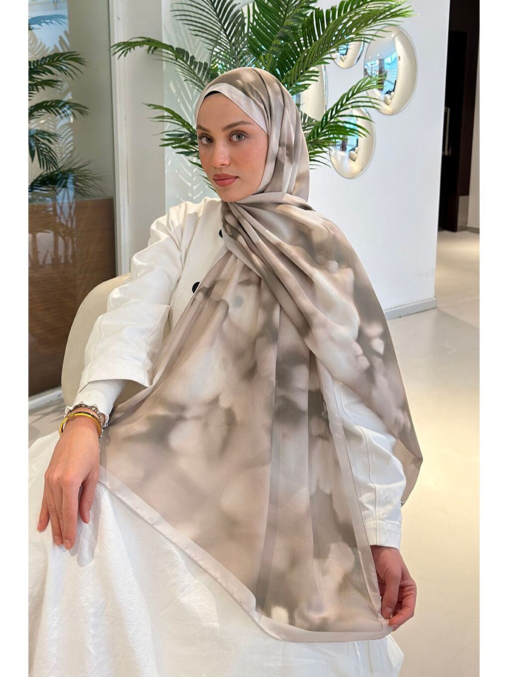 Bej Batik Desen Soft Şal Taş-1