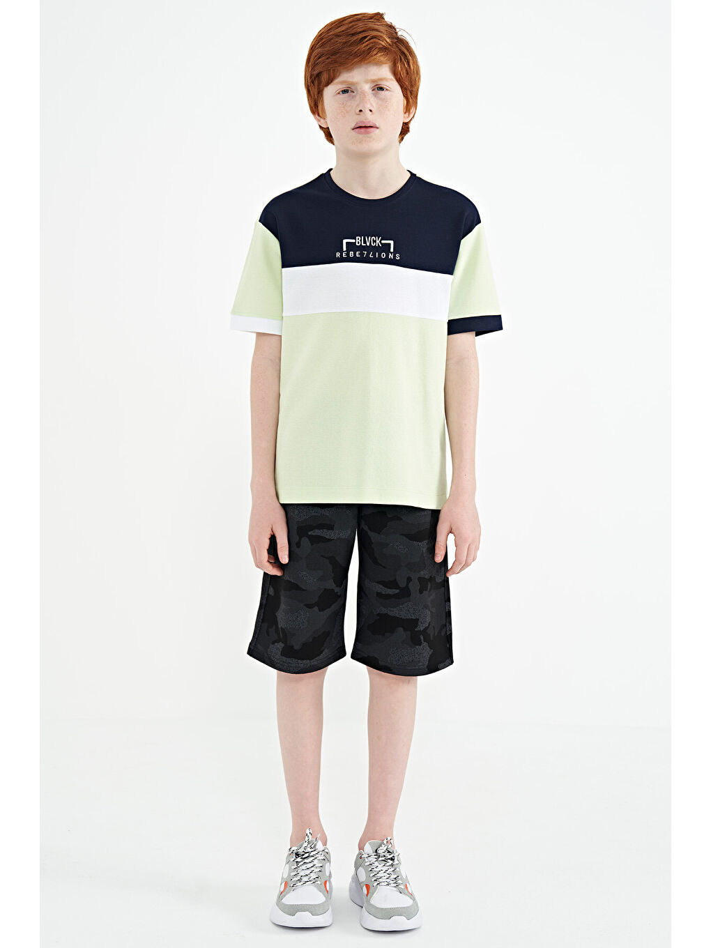 Açık Yeşil Renk Geçişli Nakışlı Oversize Erkek Çocuk Tişört - 11159-1