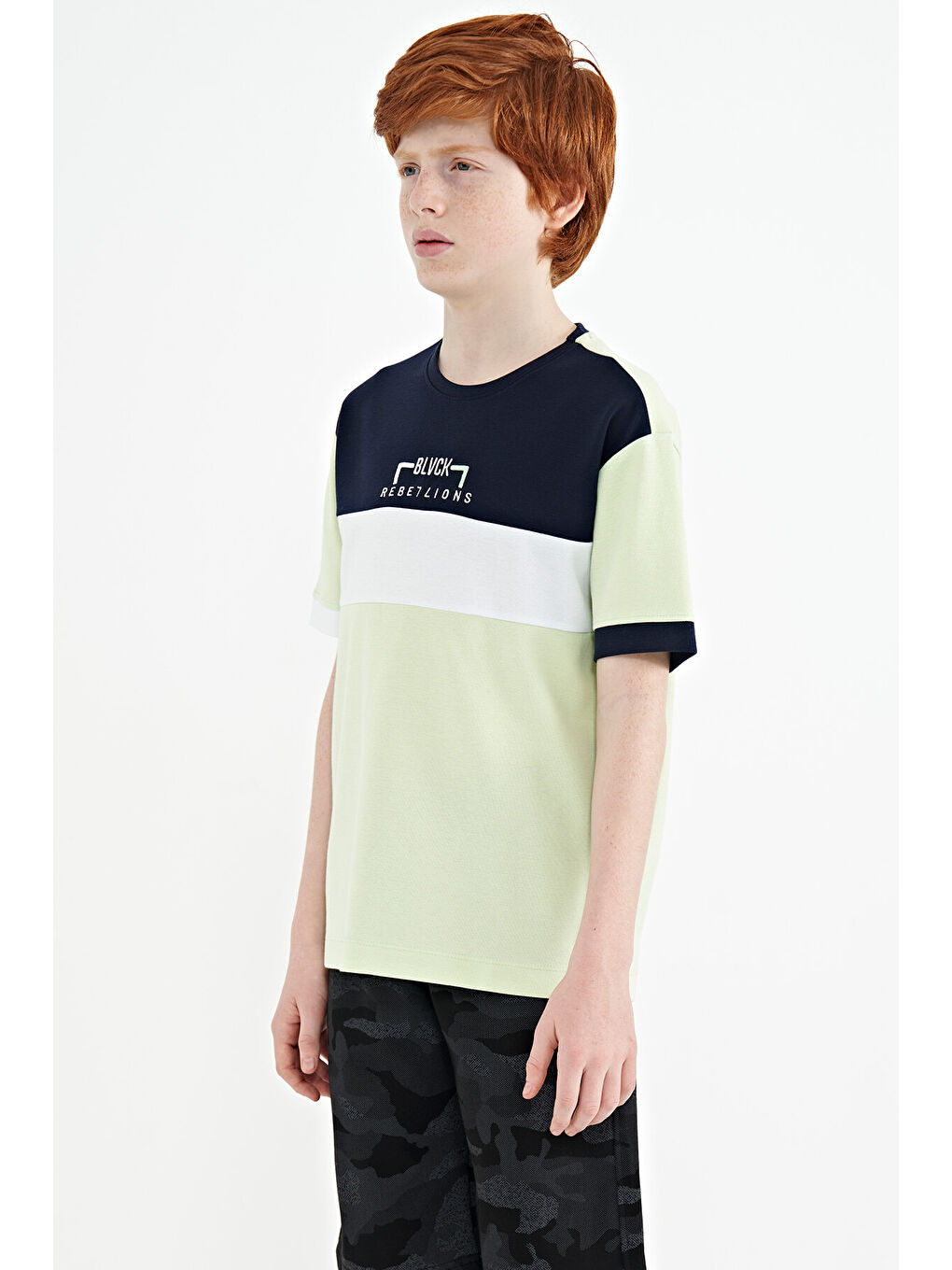 Açık Yeşil Renk Geçişli Nakışlı Oversize Erkek Çocuk Tişört - 11159-2