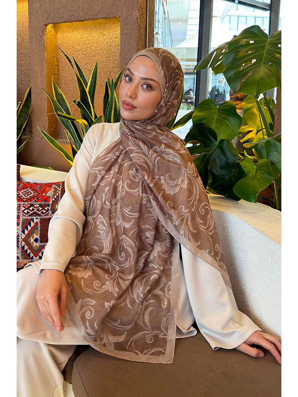 Kahverengi Etnik Desen Ferah Şal Camel