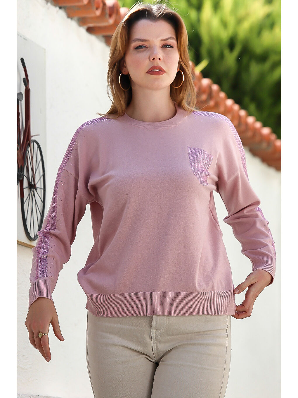 Pembe Somon Rengi Yuvarlak Yaka Uzun Kol Arkası Düğmeli Taşlı Casual Triko Kazak 65 60