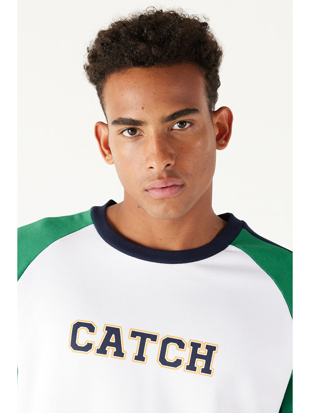 Erkek Beyaz-Yeşil Standart Fit Normal Kesim Bisiklet Yaka Pamuklu Çizgili Sweatshirt-4