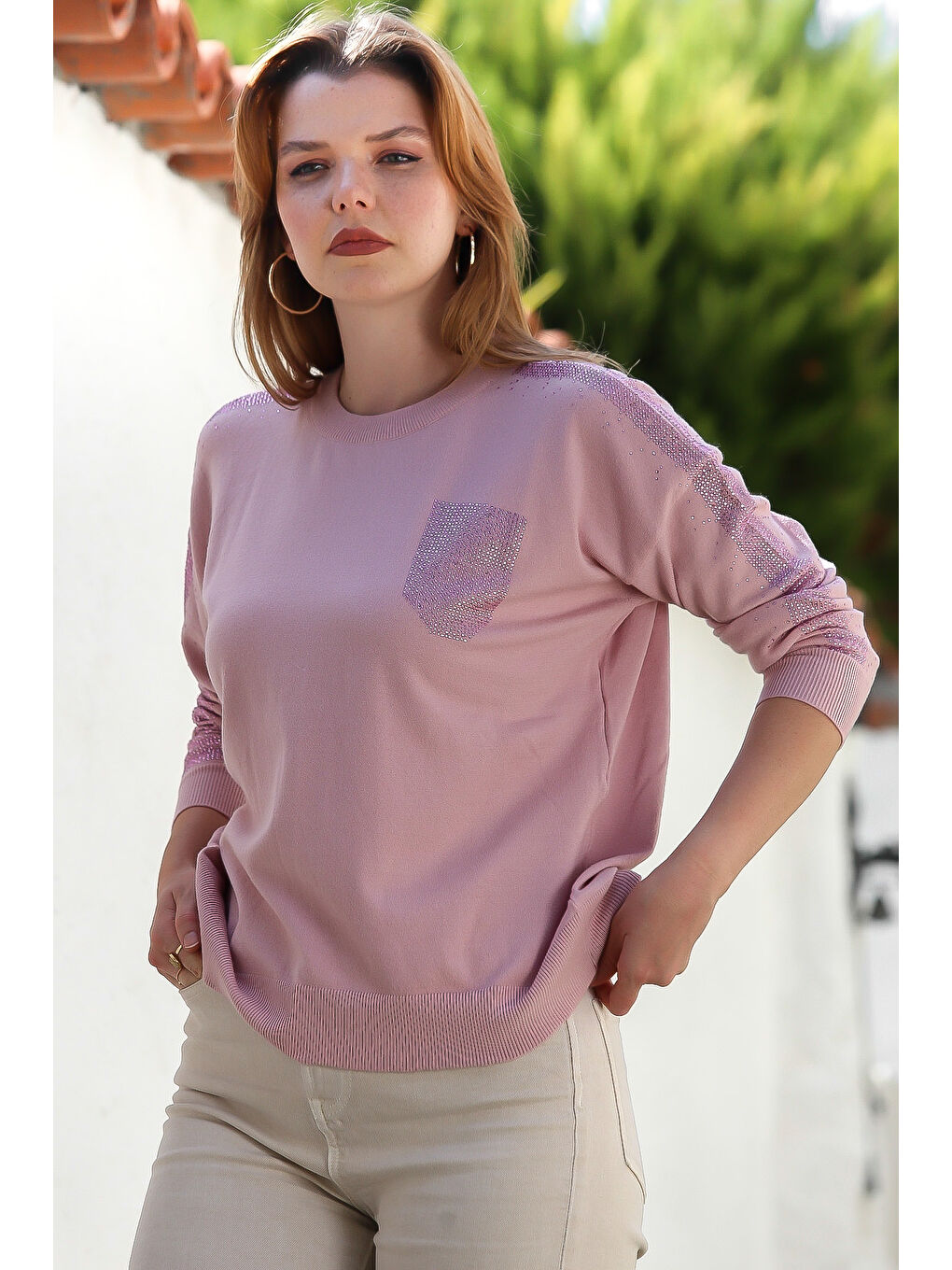 Pembe Somon Rengi Yuvarlak Yaka Uzun Kol Arkası Düğmeli Taşlı Casual Triko Kazak 65 60-4