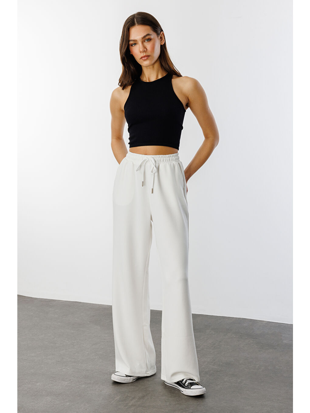 Beyaz Kadın Geniş Paça Modal Eşofman Altı MODAL-EŞOFMAN-2