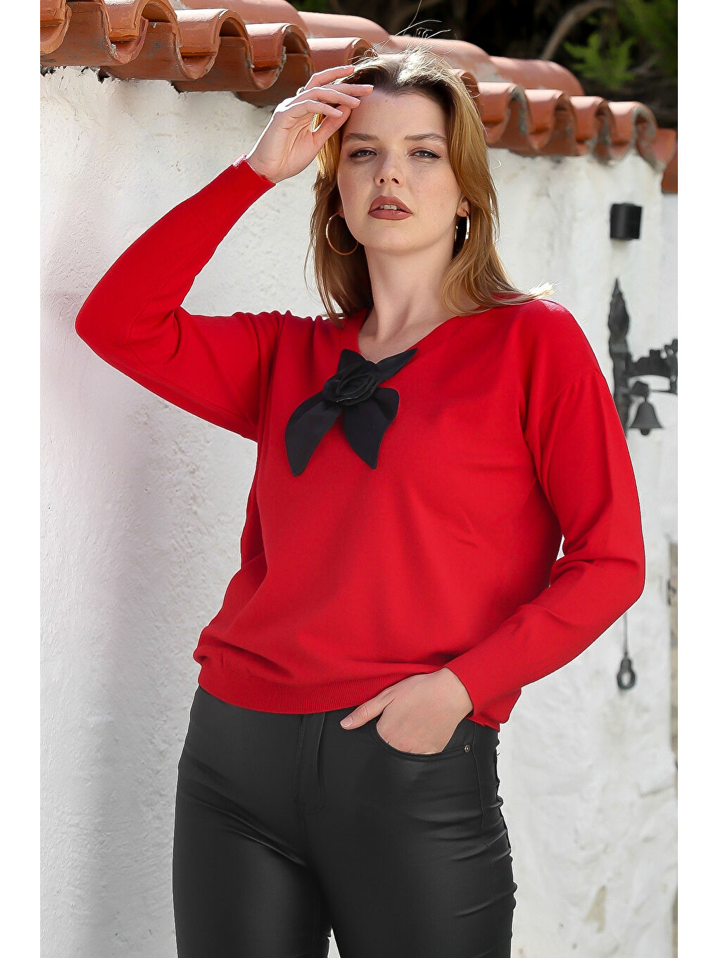 Kırmızı V Yaka Uzun Kol Fiyonk Detaylı Casual Triko Kazak 65 60