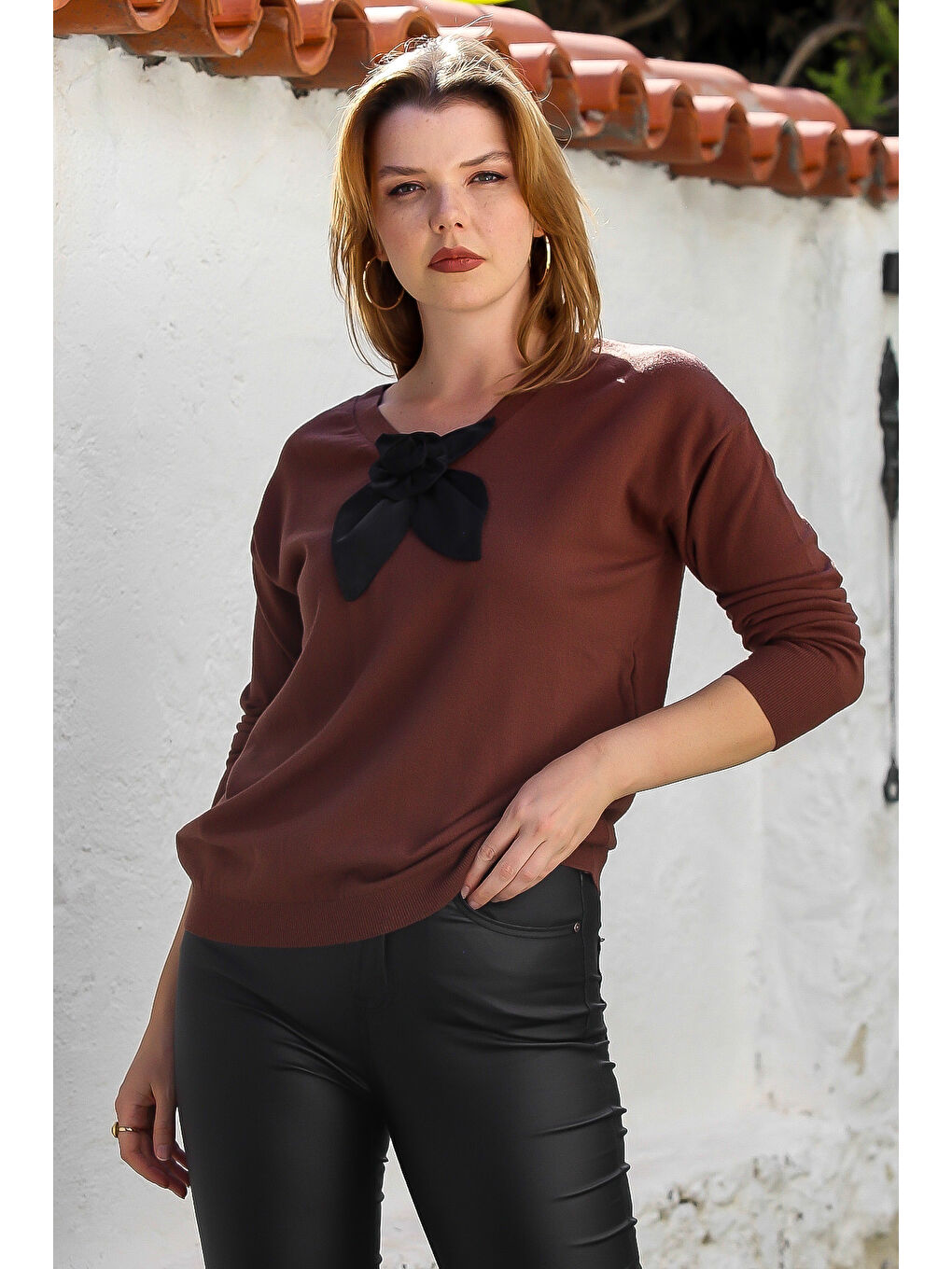 Kahverengi V Yaka Uzun Kol Fiyonk Detaylı Casual Triko Kazak 65 60-4