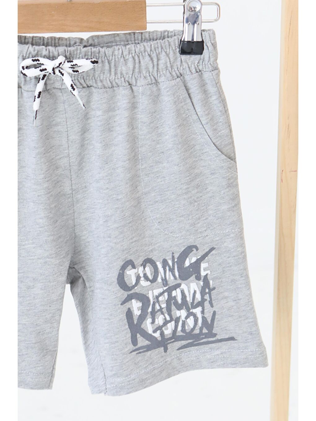 Erkek Çocuk Gri Baskılı Şort - 27330-1