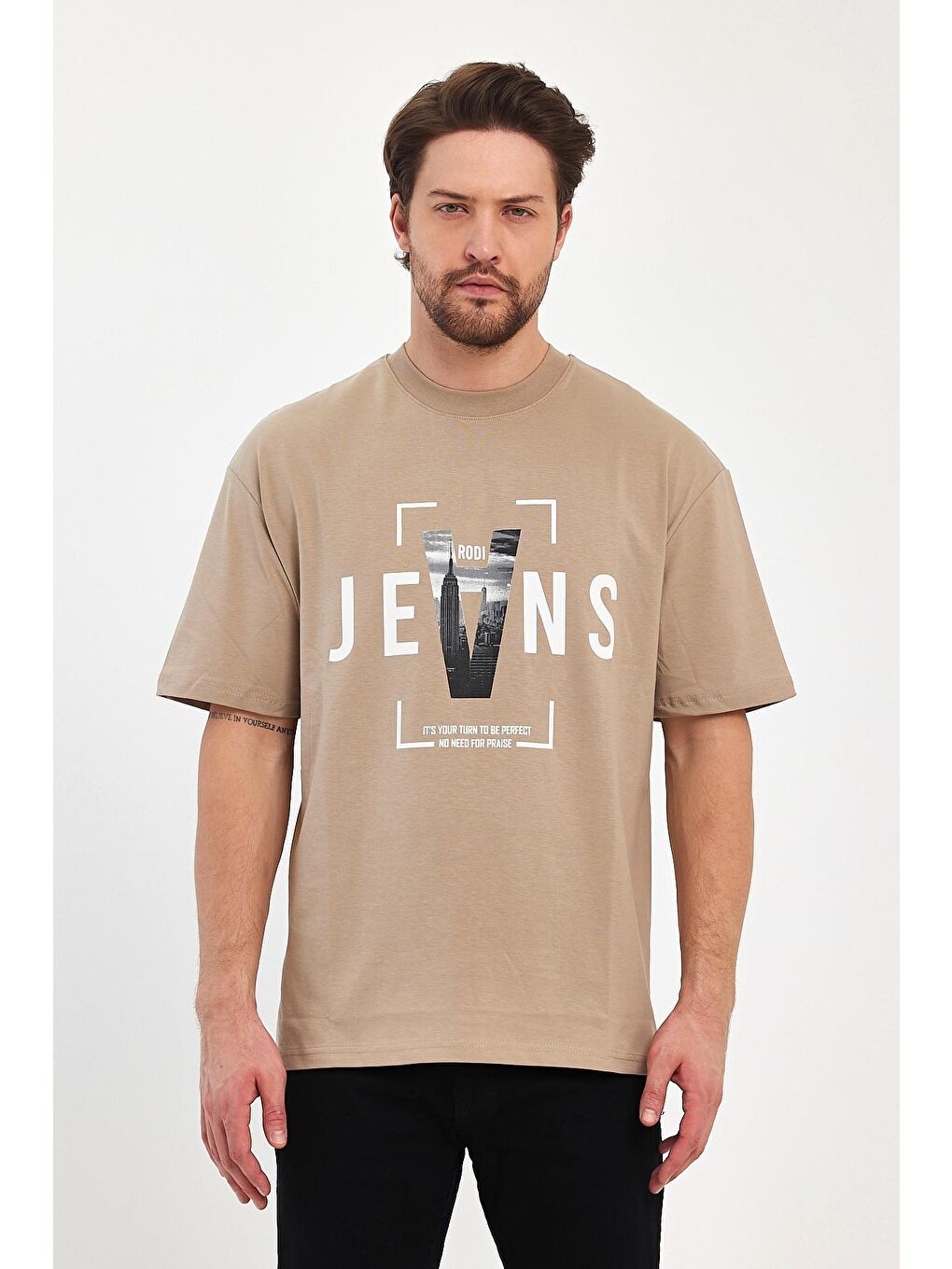 Bej Bisiklet Yaka Jeans Baskılı Erkek Tişört 7022
