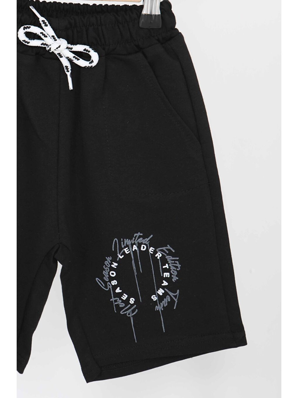 Erkek Çocuk Siyah Baskılı Şort - 27342-1