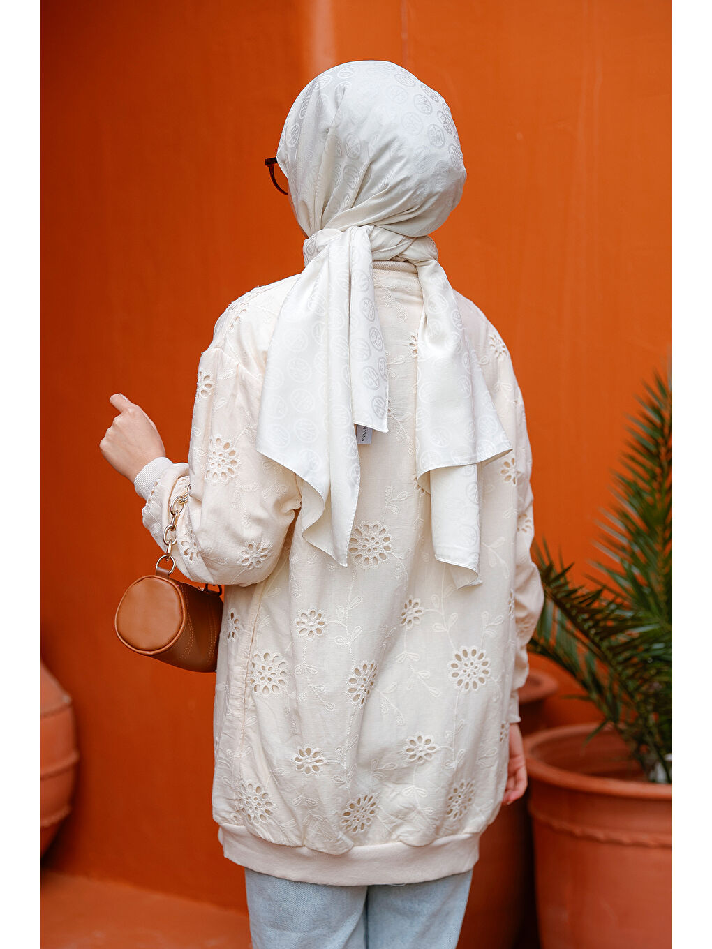Ekru Kadın Taş İşlemeli Brode Hırka Krem-2