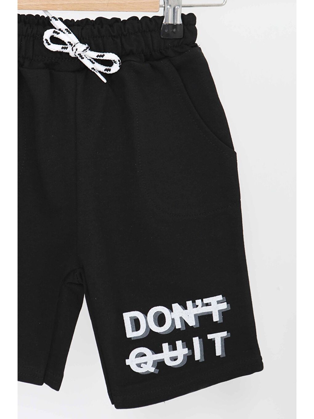 Erkek Çocuk Siyah Baskılı Şort - 27340-1