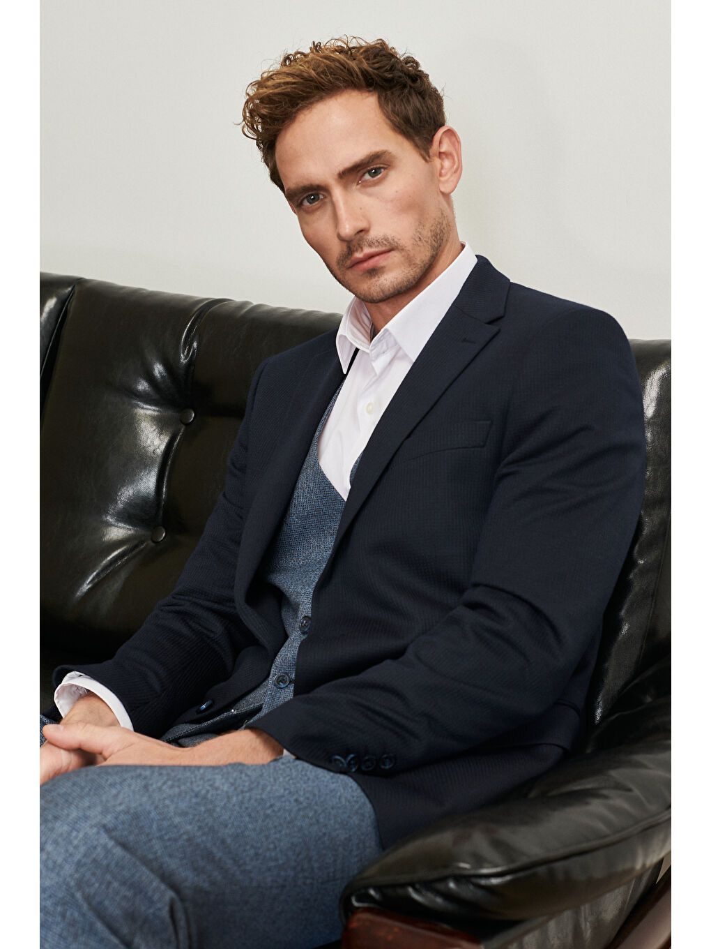 Erkek Koyu Lacivert Slim Fit Dar Kesim Mono Yaka Ekose Desenli Yelekli Takım Elbise-5