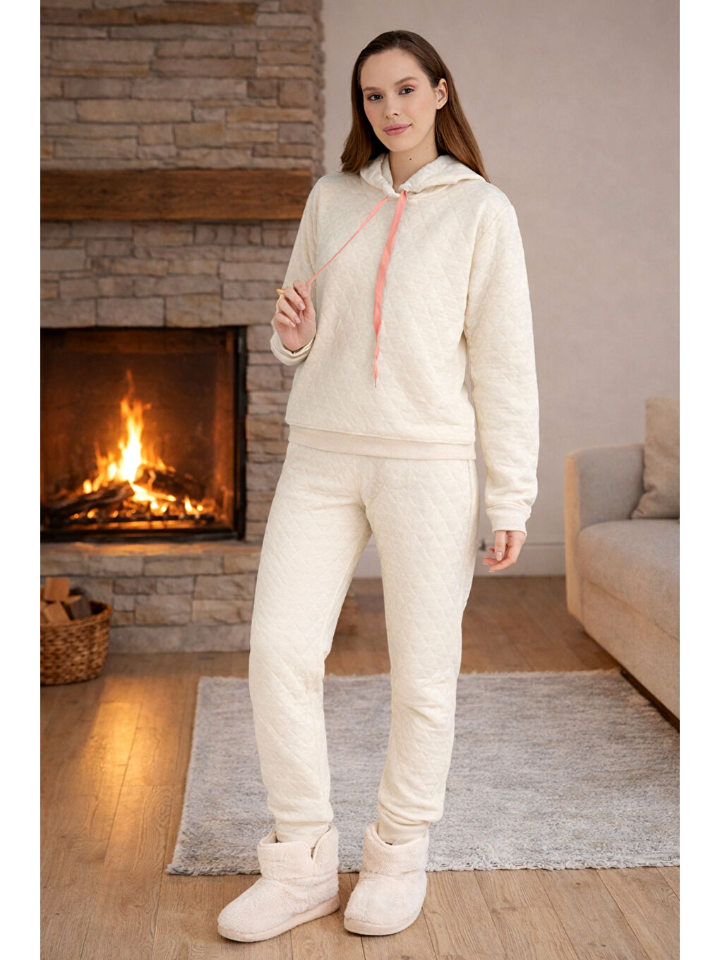 Kadın Kapüşonlu Uzun Kol Kalın Kumaş Pijama Takımı 240437 Bej01