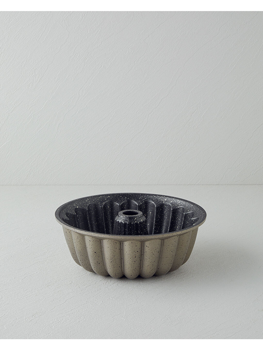 Gri Patisserie Violet Döküm Kek Kalıbı 27 cm Gold-Silver