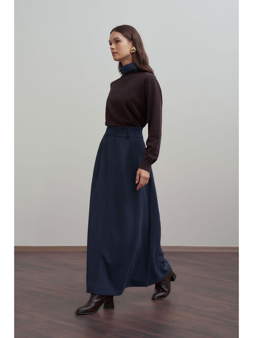 İndigo-Pili Detaylı Scuba Süet Etek-1