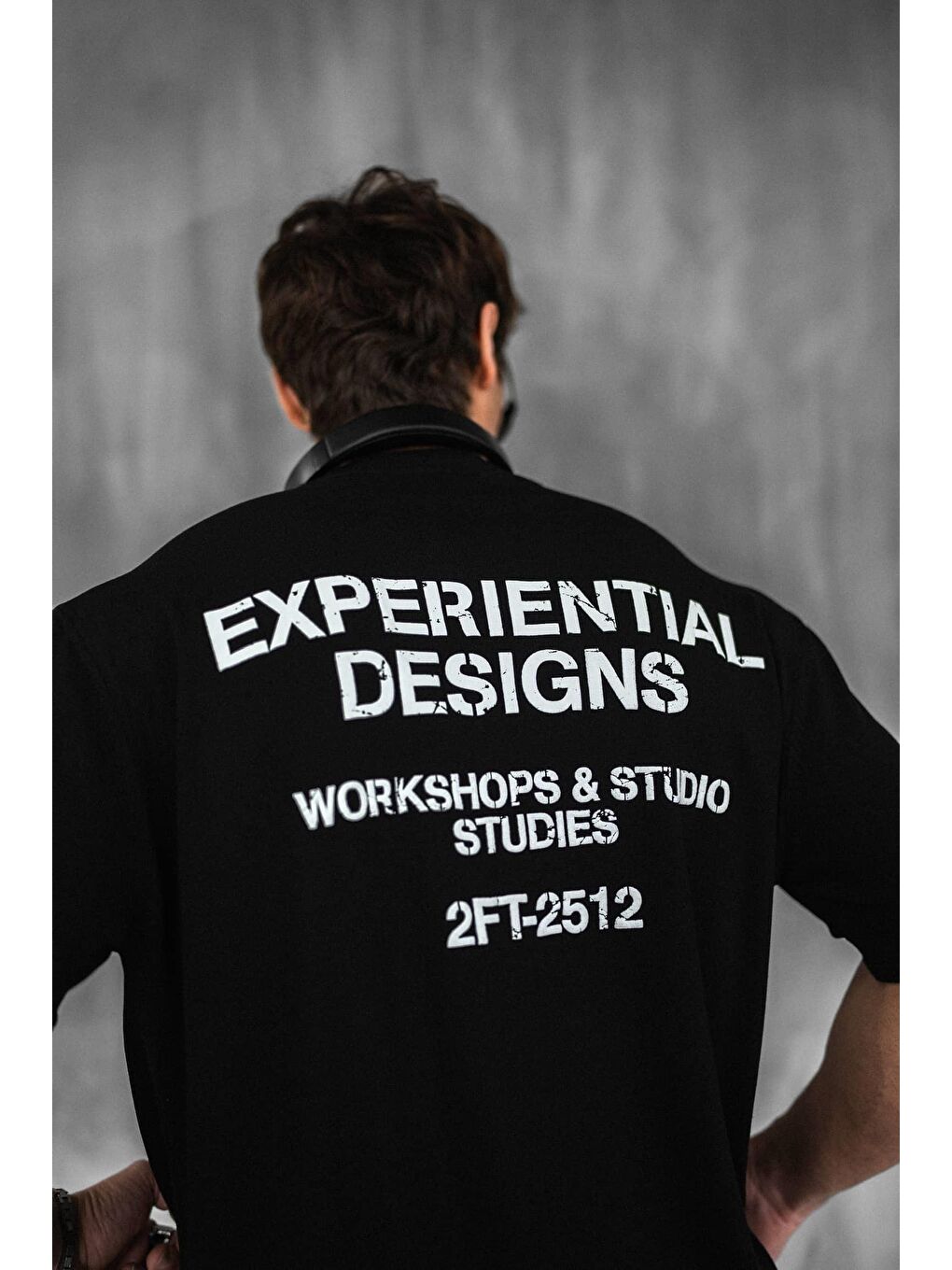 Erkek Kabartma Baskılı Esnek Regular Fit Triko Tişört Siyah-1